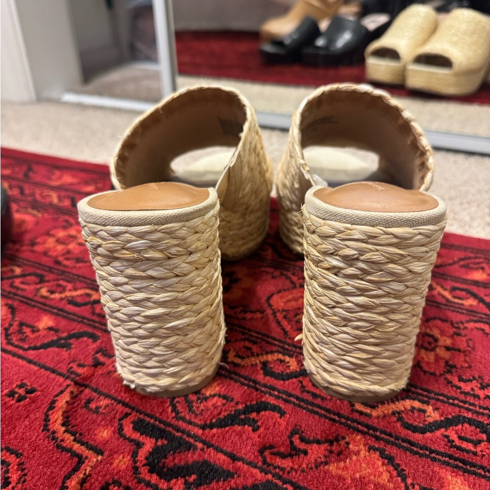 Universal Thread Woven Platform Sandals - Picture 5 of 7